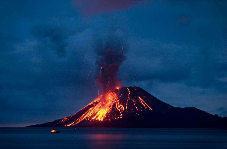Risiko Kesehatan dari Abu Vulkanik Anak Krakatau dan Perlunya Waspada