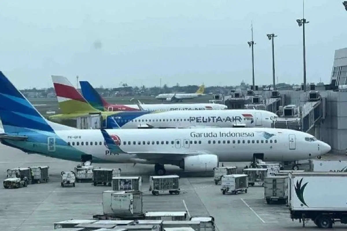 Normalisasi Aktivitas Penerbangan Pasca Abu Vulkanis di Jakarta