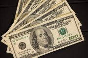 Rupiah Menguat ke Level Rp17.562 per Dolar AS Rupiah Menguat ke Level Rp17.562 per Dolar AS