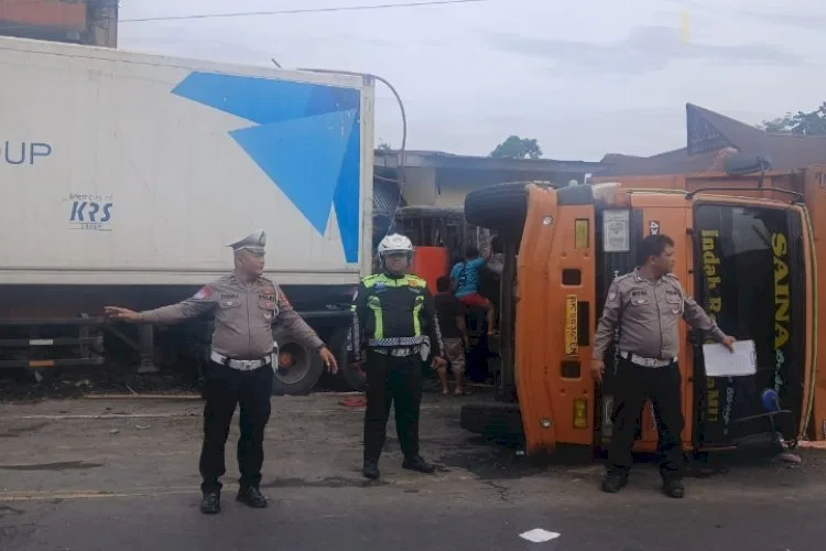 Kecelakaan Beruntun di Sibolangit Mengakibatkan Kerusakan Bangunan