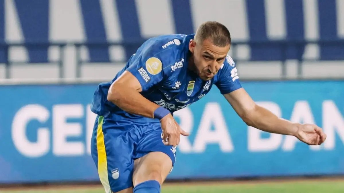Persib Bandung Siap Hadapi Persija Jakarta dalam Derby Epic di Super League