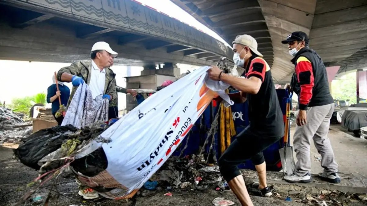 Usaha Penanganan Sampah di Jembatan Pasupati