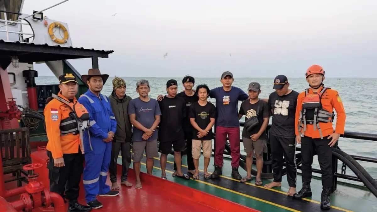 Delapan ABK Tugu Boat Selamat dari Insiden Kapal Tenggelam di Bawean
