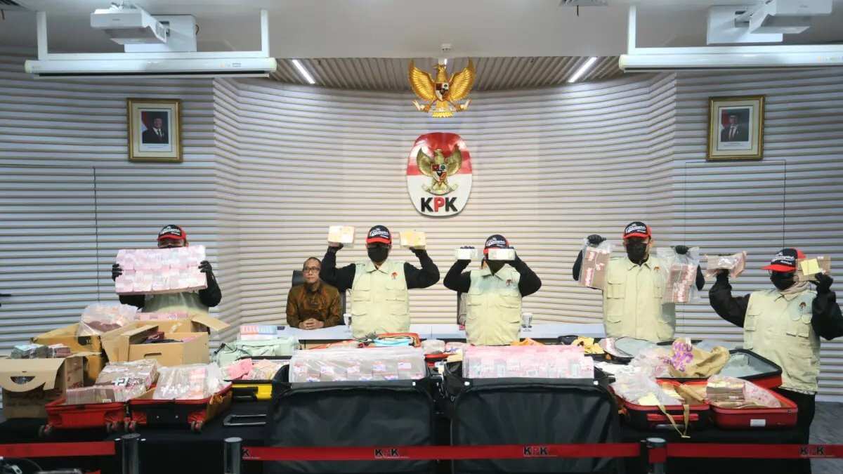 Skandal Suap dalam Pengurusan HGB: Keterlibatan Empat Orang Terdekat Nusron Wahid