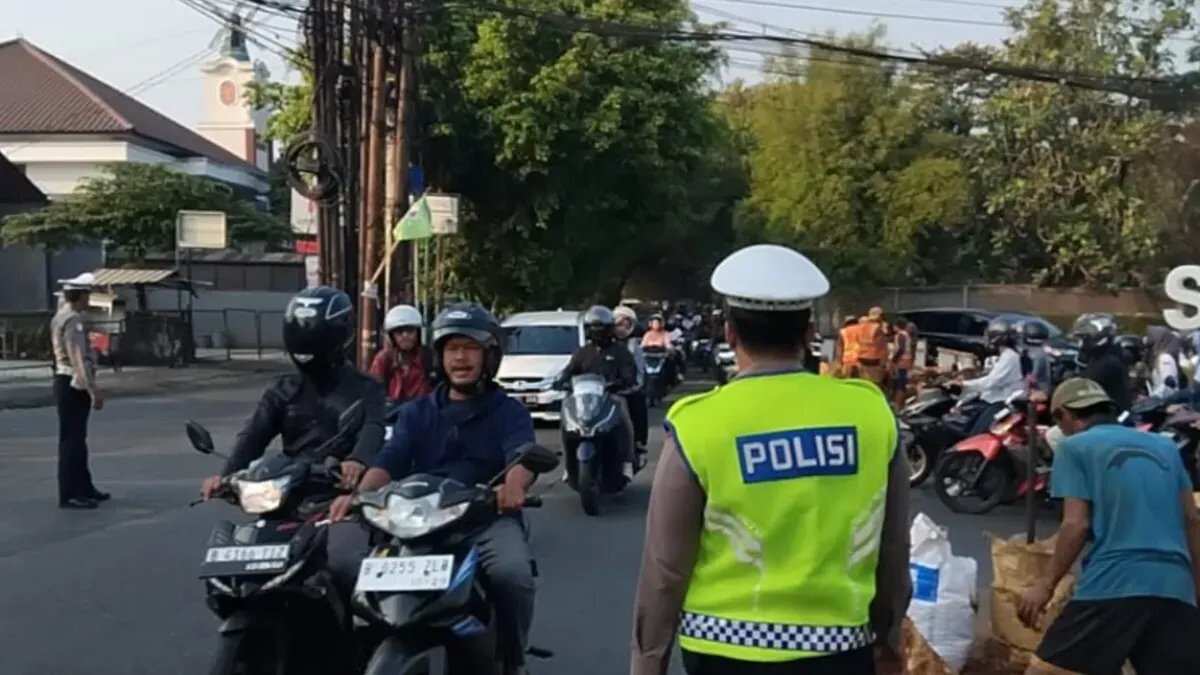 Kemacetan Parah Di Jalan Raya Cinere Akibat Proyek Galian