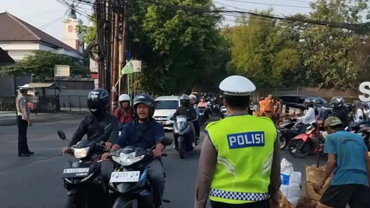 Kemacetan Parah Di Jalan Raya Cinere Akibat Proyek Galian