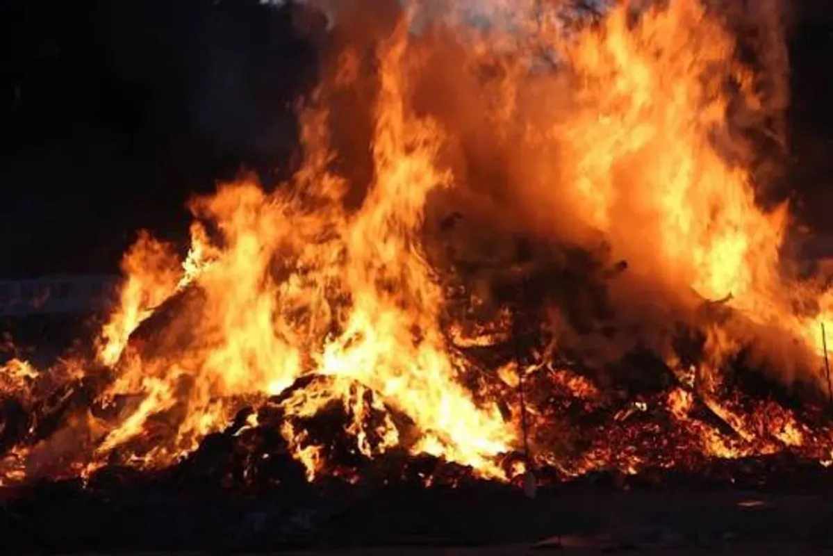 Kebakaran Melanda Gudang di Kosambi, Tangerang