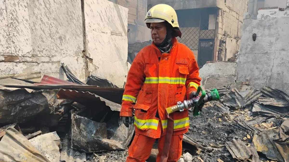 Relawan Pemadam Kebakaran Jakarta Hadapi Ancaman Kebakaran Musim Kemarau