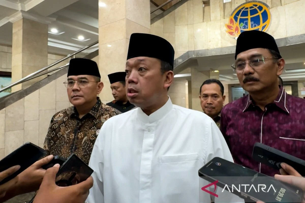 Pengunduran Diri Nusron Wahid dari Partai Golkar Pengunduran Diri Nusron Wahid dari Partai Golkar