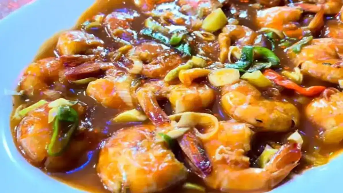 Menjelajah Kuliner Ternate: Seafood Segar dan Jajanan Populer di Sekitar Kedaton