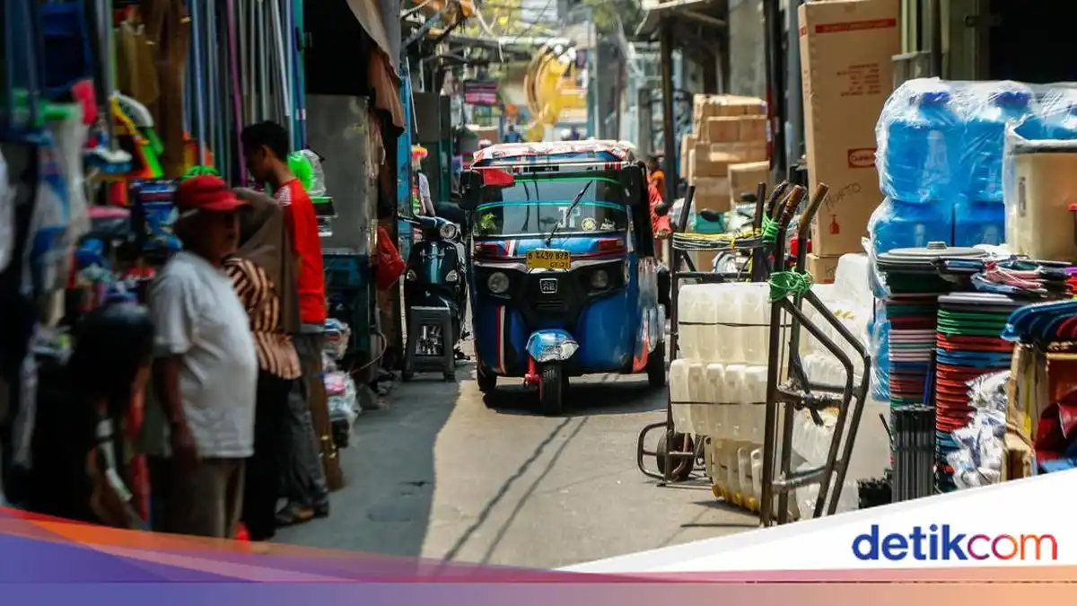 Bajaj Jakarta Bertahan di Tengah Susutnya Penumpang dan Gempuran Transportasi Modern