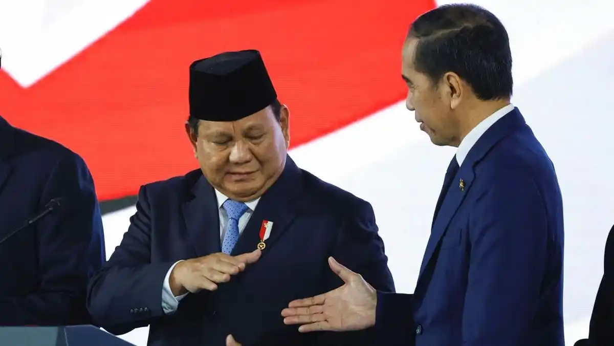 Jokowi Ungkap Isi Pertemuan Dua Jam Bersama Prabowo di Kertanegara Jokowi Ungkap Isi Pertemuan Dua Jam Bersama Prabowo di Kertanegara