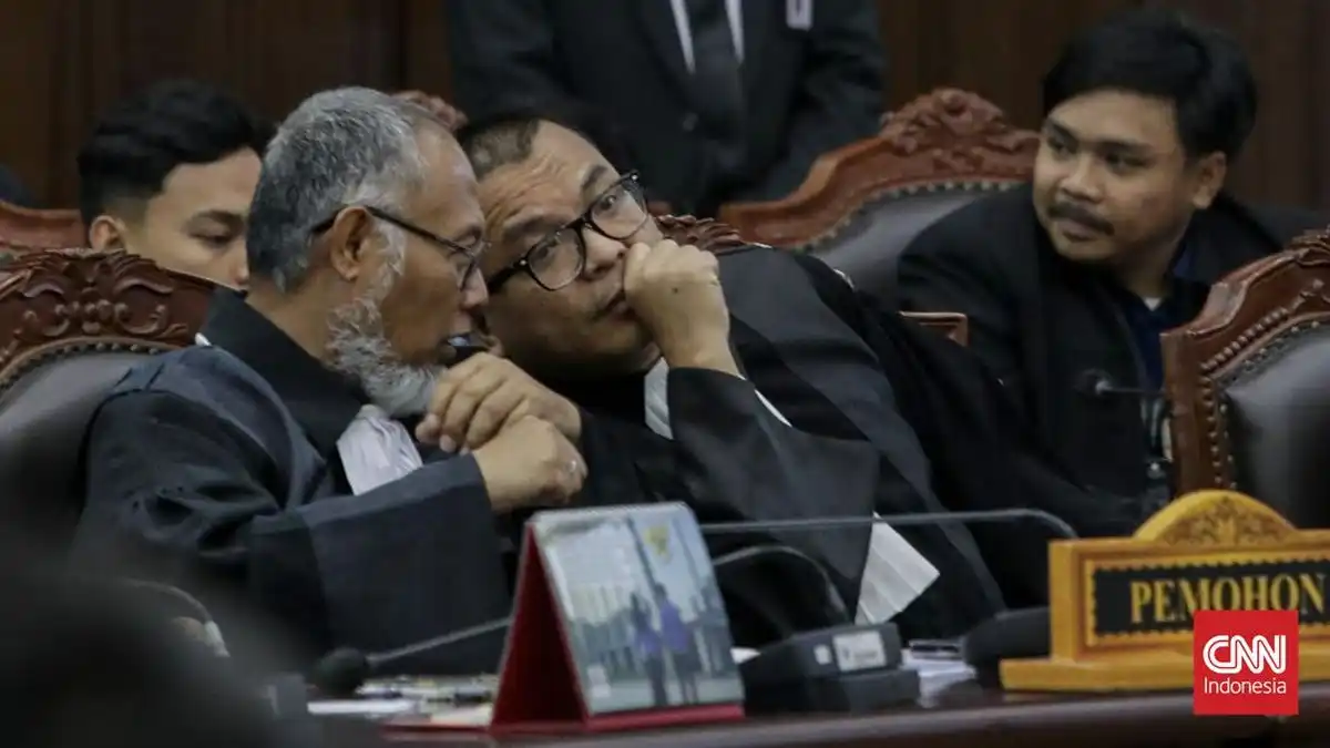 Denny Indrayana Ragu DPR Gerakkan Pemakzulan Gibran, Tetap Temui Partai dan DPD