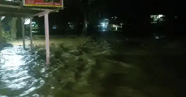 Luapan Sungai Lawe Bulan Rendam Permukiman Warga Pulonas Baru