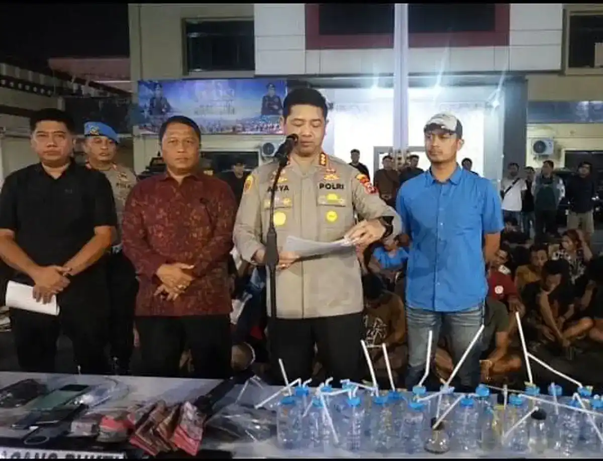 104 Orang Ditangkap Saat Penggerebekan di Kampung Narkoba Makassar, 98 Dinyatakan Positif
