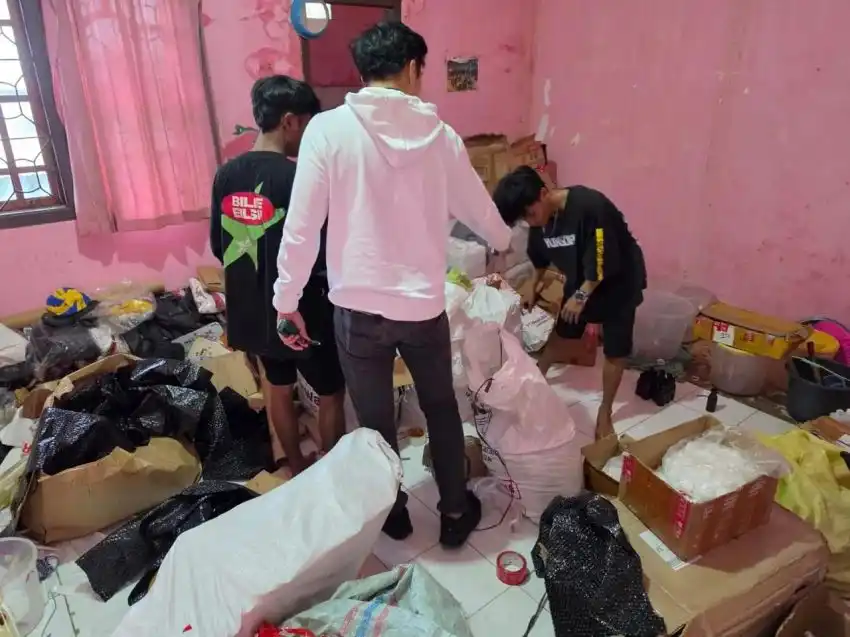 Jejak Pabrik Gelap Vitamin Anak Palsu Berlabel Apialys di Lampung