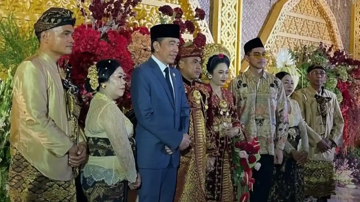 Joko Widodo Hadiri Resepsi Pernikahan di Taman Mayura, Mataram