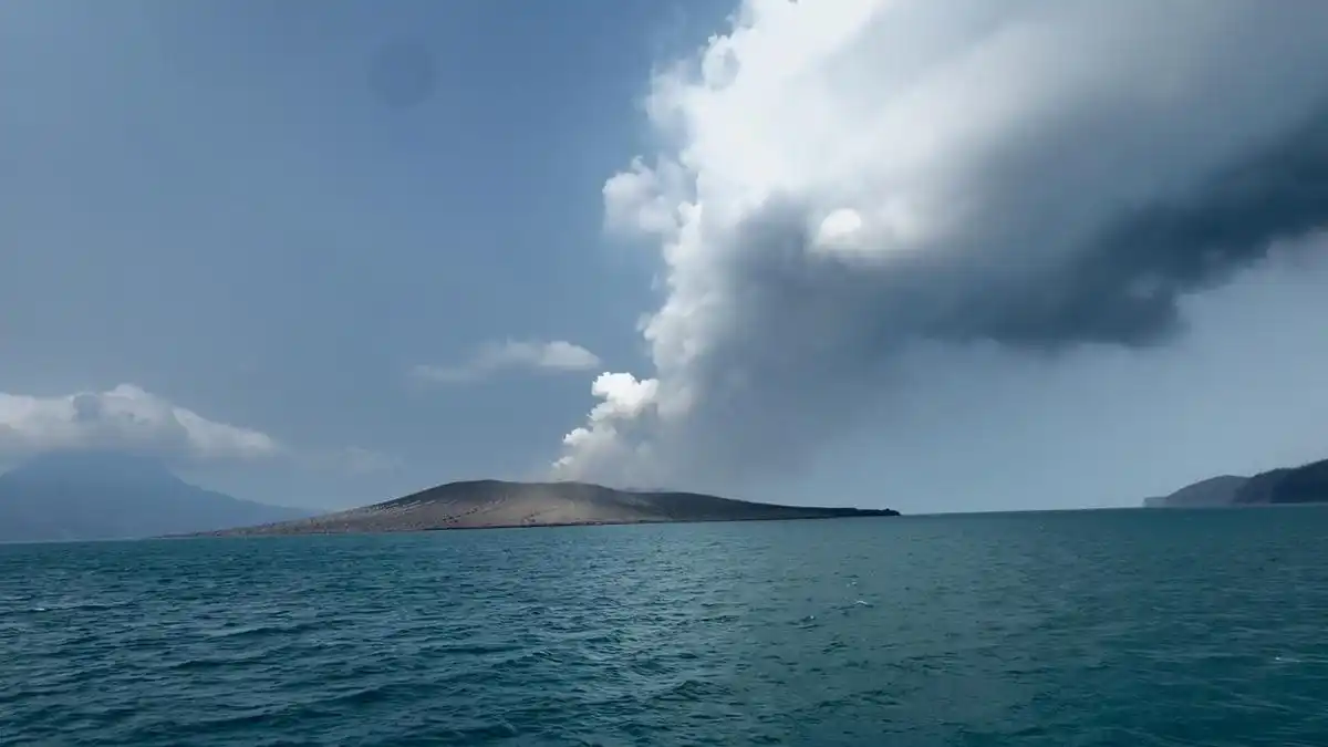 Aktivitas Gunung Anak Krakatau Didominasi Tremor, Warga Diminta Menjauh
