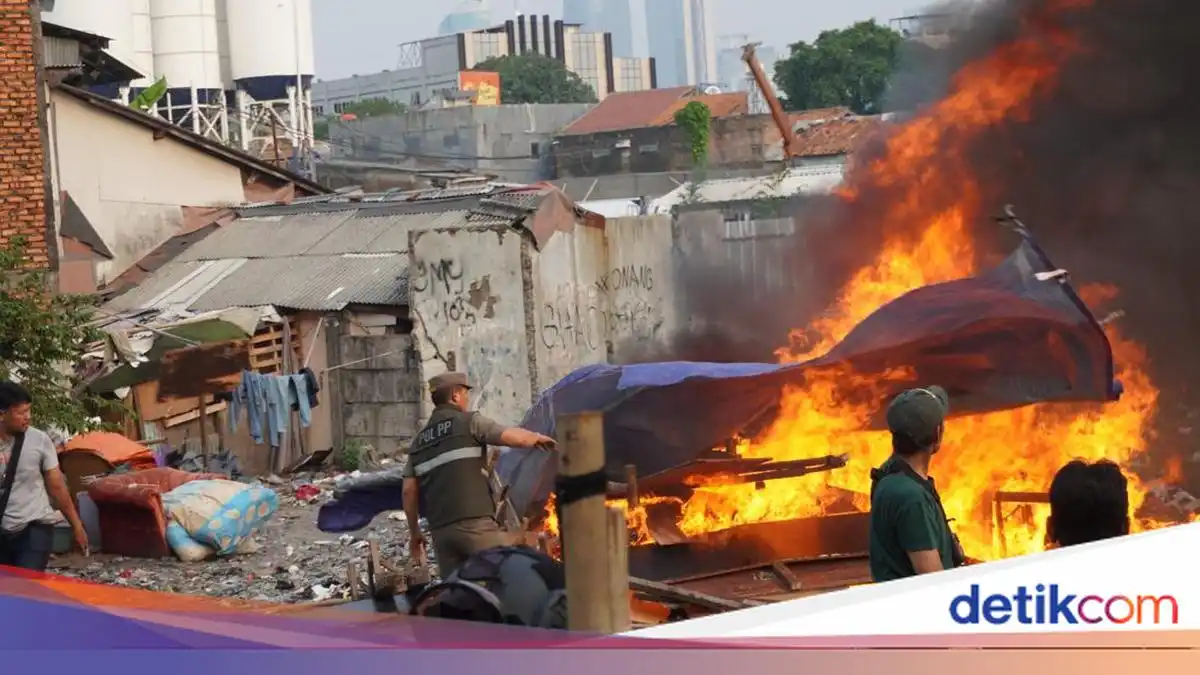 Operasi Gabungan Kembali Sasar Kampung Boncos, Lapak Narkotika Dimusnahkan