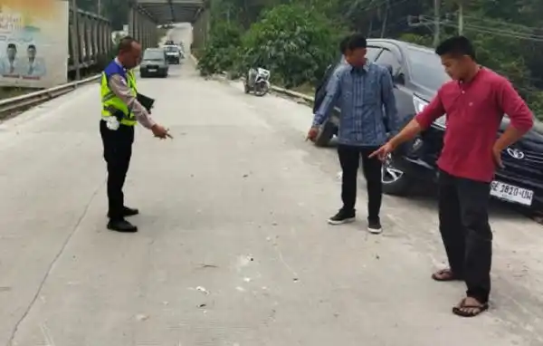 Truk Bermuatan Pasir Hantam Empat Kendaraan di Pringsewu, Dua Pelajar Meninggal