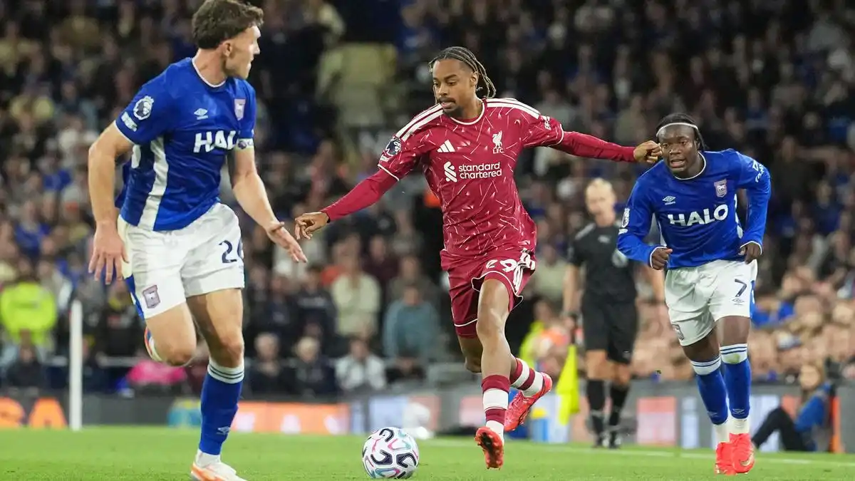 Wirtz dan Barcola Menghadapi Tekanan Besar di Liverpool Setelah Transfer Fantastis