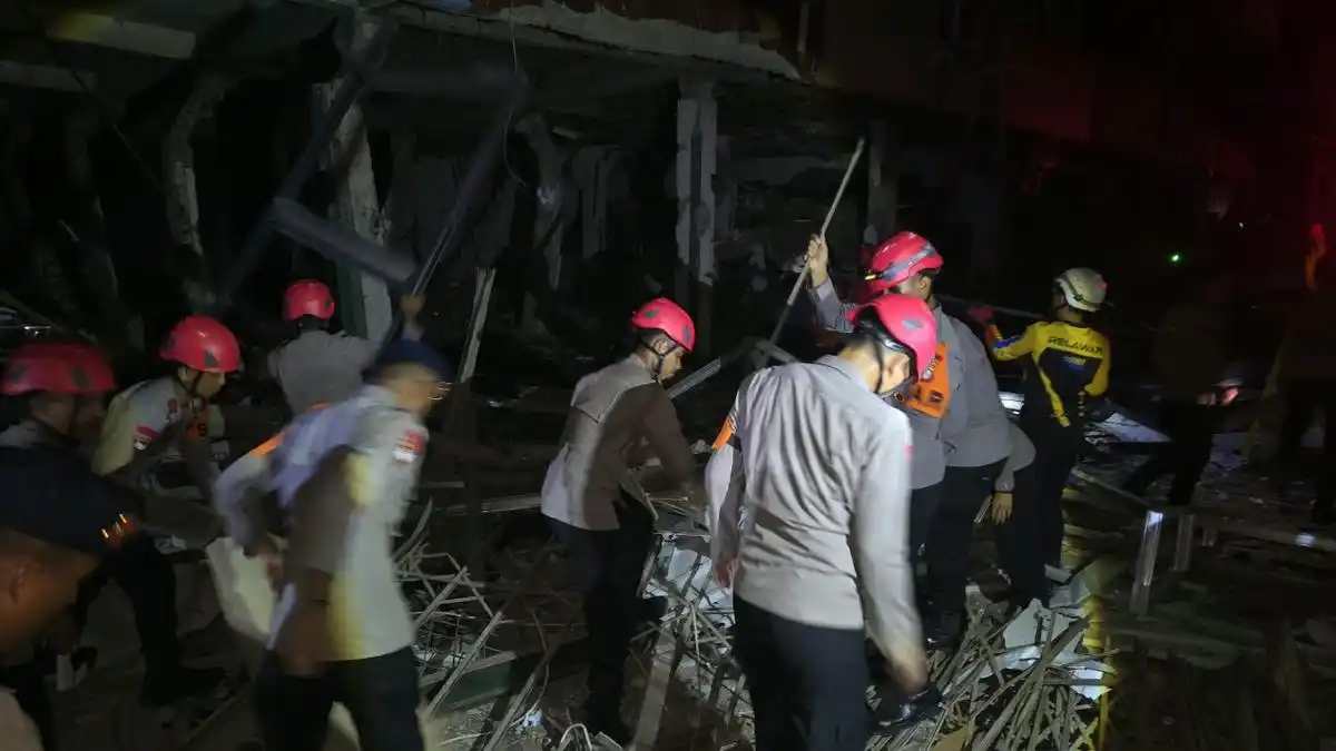 Delapan Orang Terluka dalam Ledakan di Pertokoan Pasar Cimanggis