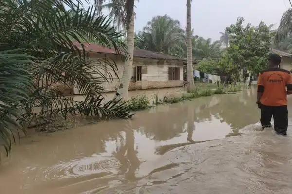 Banjir di Bosar Maligas Rendam 90 Rumah, 128 Keluarga Terdampak