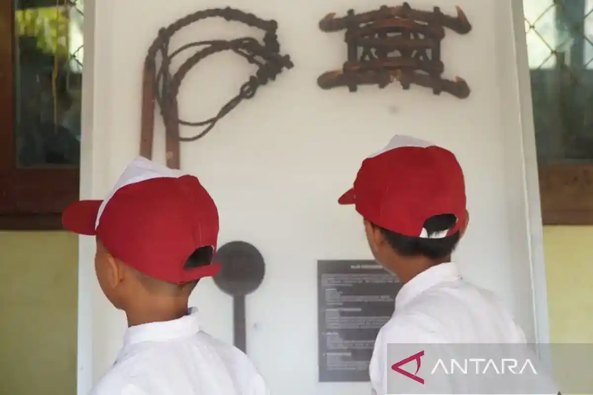 Museum NTB Hadirkan Koleksi Sejarah di SDN Batu Pedang