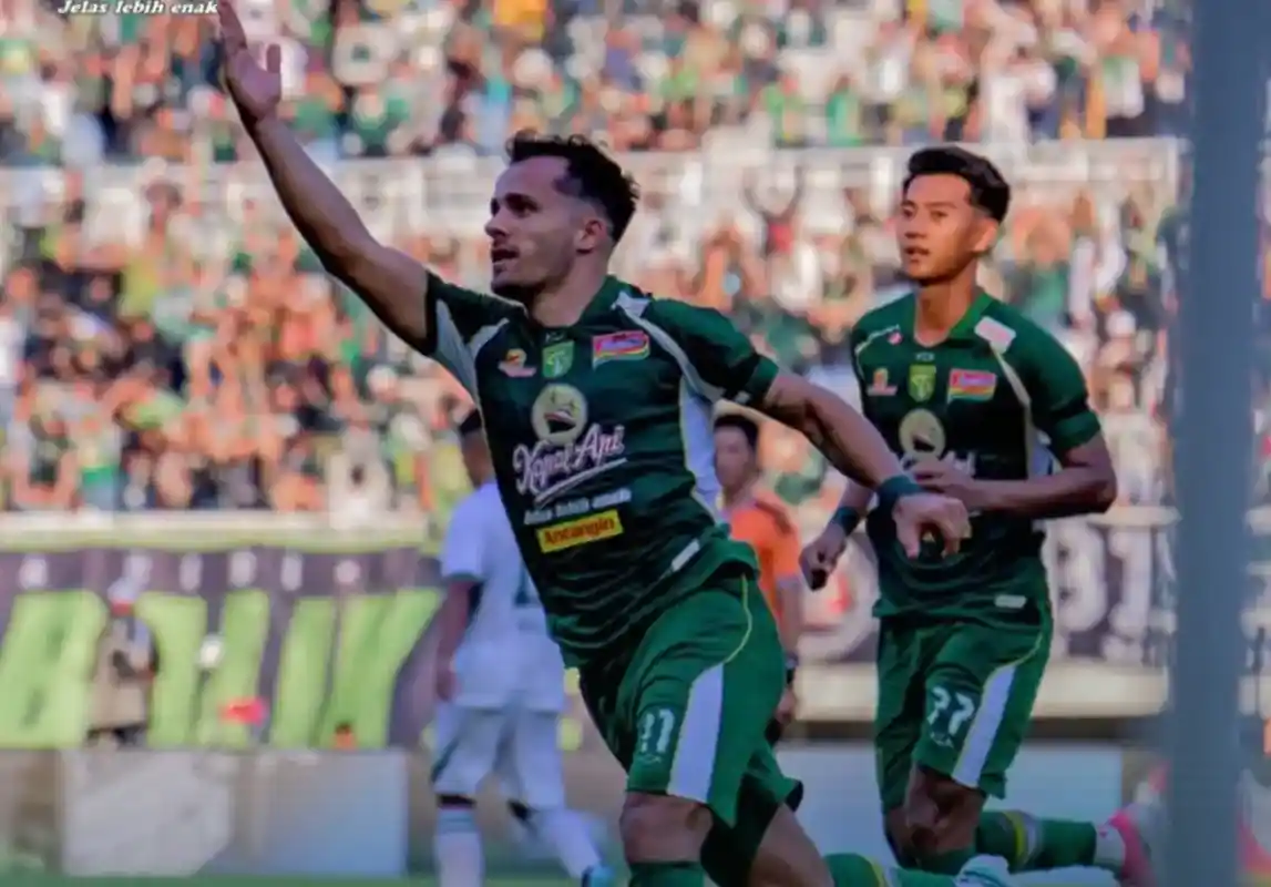 Pereira Selamatkan Persebaya dari Kekalahan atas PSS Sleman