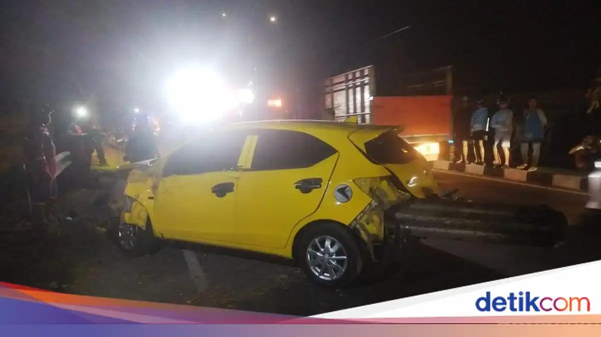 Brio Tertembus Guardrail di Klaten, Pengemudi Diduga Mengantuk