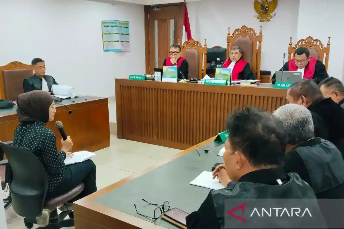 Kesaksian Dua Pegawai Bank Rinci Transaksi Rp80 Juta dalam Sidang Bangun Paulus
