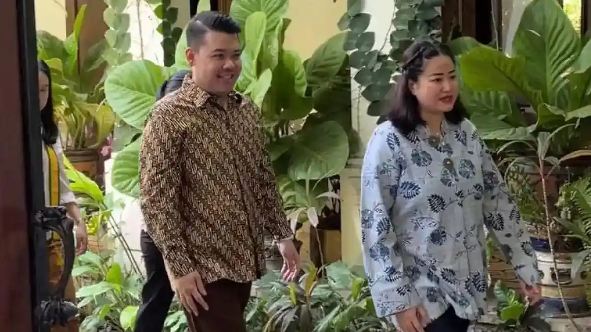 Jokowi Terima Undangan Pernikahan Gusti Sura dan Siapkan Busana Jawi Jangkep