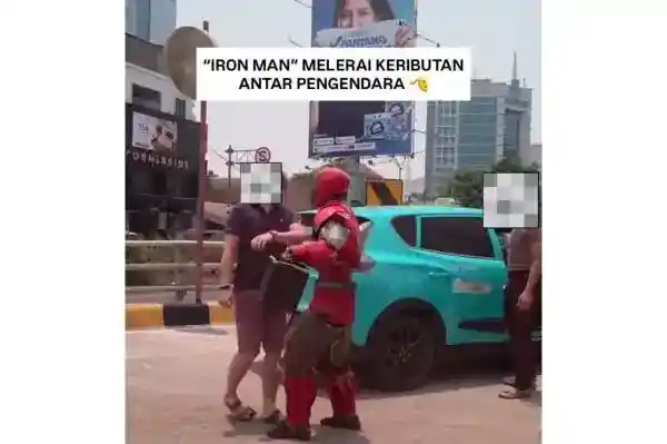 Pria Berkostum Iron Man Lerai Keributan Pengemudi di Kelapa Gading