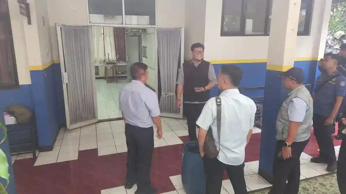 Upaya Cegah Banjir Berulang di SMPN 2 Depok, dari Katup Saluran hingga Normalisasi