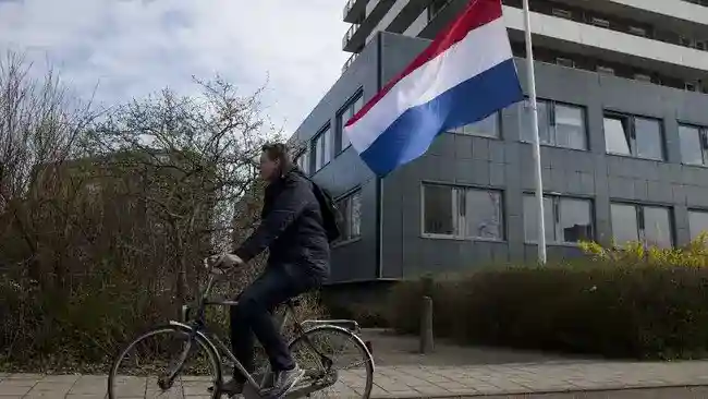 Belanda Siapkan Pengurangan 25.000 Posisi PNS dengan Dukungan AI
