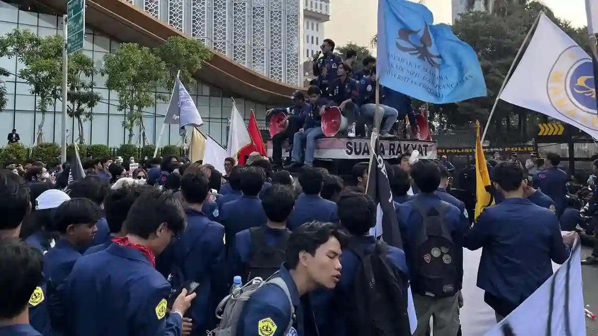 Tiga Seruan Mahasiswa Trisakti Menggema di Patung Kuda