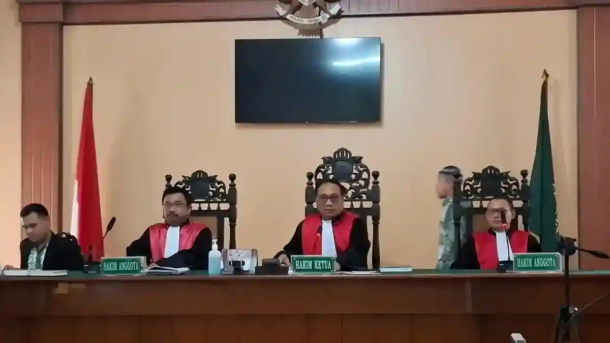 PN Surakarta Tolak Gugatan soal Ijazah Jokowi, Penggugat Bayar Biaya Perkara