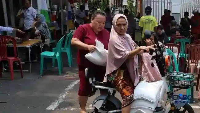 Perlinsos Digital Ditargetkan Pangkas Proses Bansos hingga Hitungan Menit
