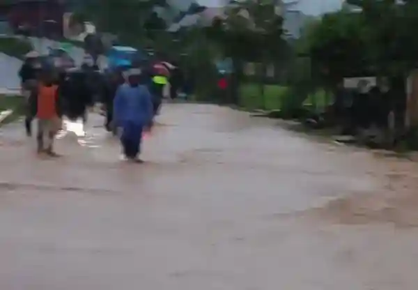 Banjir Bandang Rendam Desa Badak, Warga Gayo Lues Mengungsi ke Tempat Tinggi