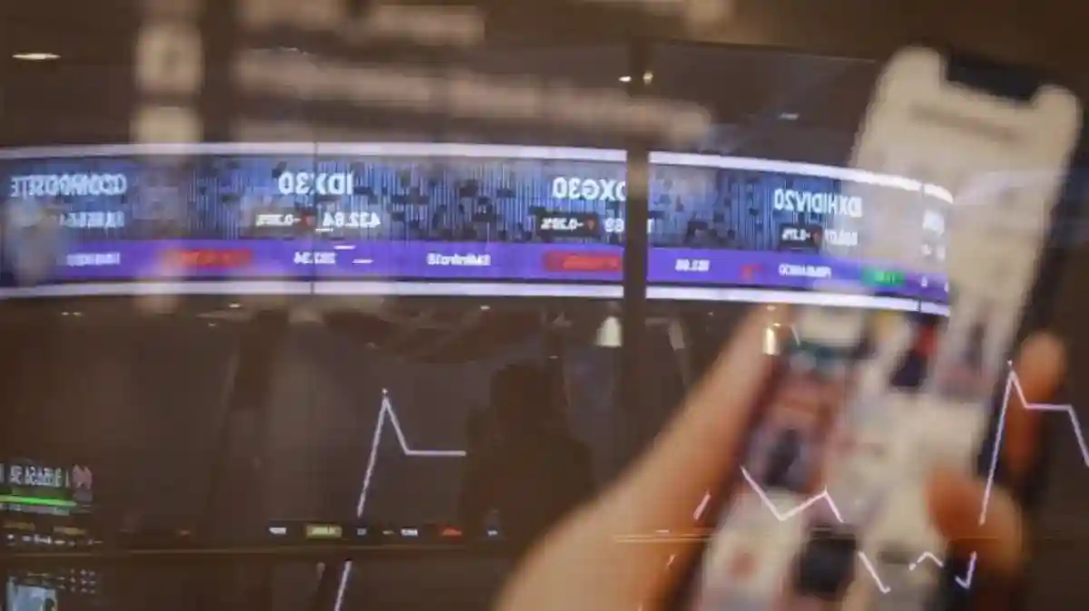 IHSG Berakhir di 5.057 Setelah Tekanan Jual Meluas