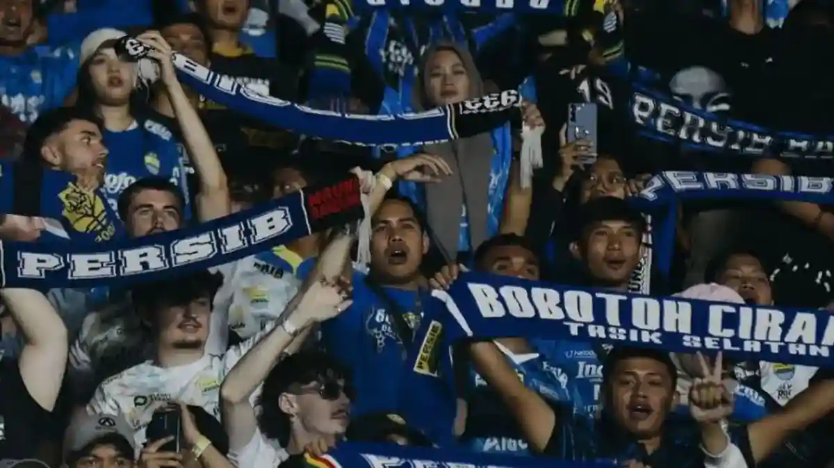 Giovanni Savarese Terpukau Sambutan Suporter Persib di Si Jalak Harupat