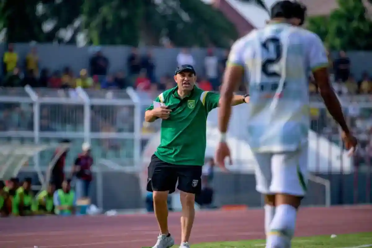 Bernardo Tavares Minta Persebaya Waspadai Strategi Persijap