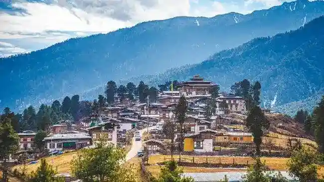 Banjir dari Danau Glasial Terjang Kawasan Wisata di Bhutan