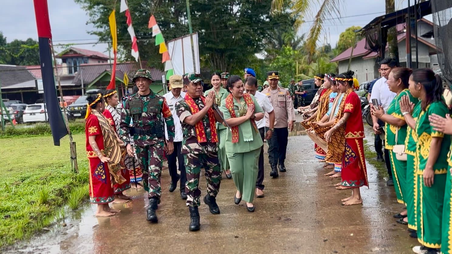 Danrem 091/ASN Tutup TMMD Ke-127 di Kutai Barat, Wujud Nyata Kemanunggalan TNI dan Rakyat